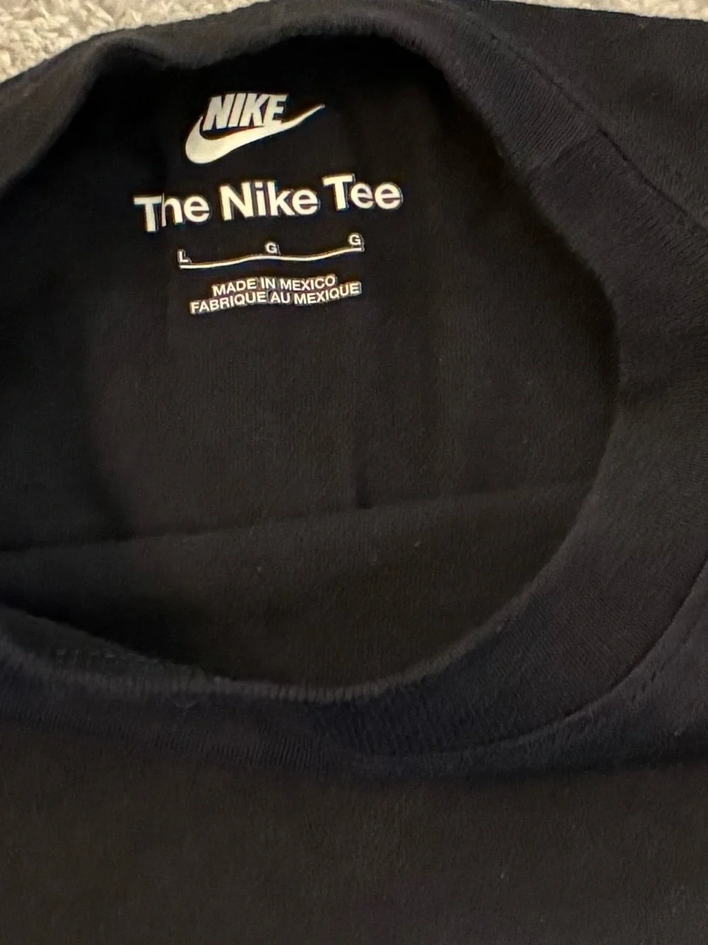 Nike Boys Youth Black Long-Sleeve Crewneck Shirt Size Large